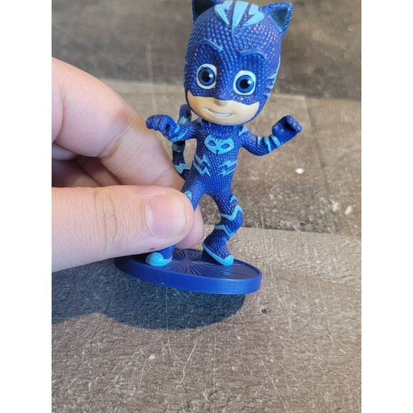 Disney PJ masks Connor Blue Frog box toy figure - Picture 2 of 6